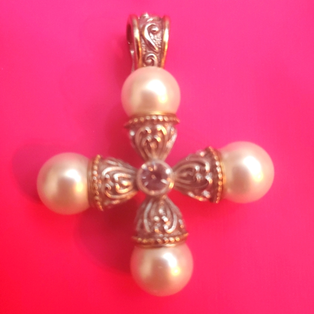 Enchancer for pearl necklace or any type